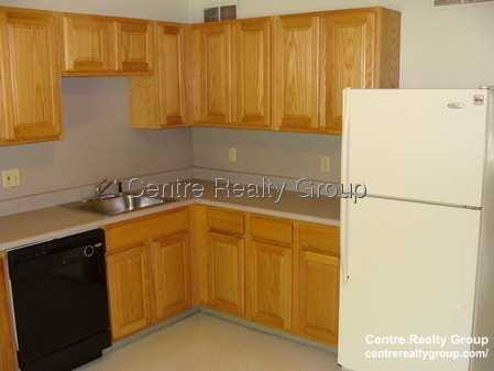 Townhouse for rent at 65 Hamlet St, Newton Center, MA 02459