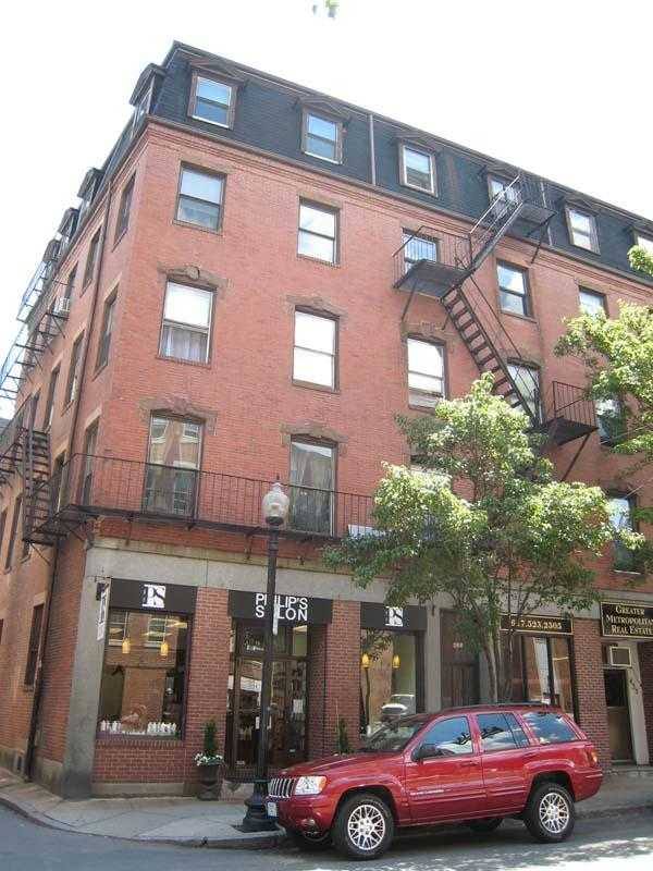 Apartment for rent at 445 Hanover St, Boston, MA 02109