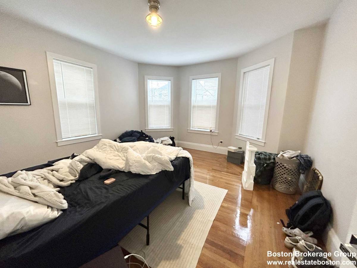 Apartment for rent at 112 Buttonwood St, Dorchester, MA 02125