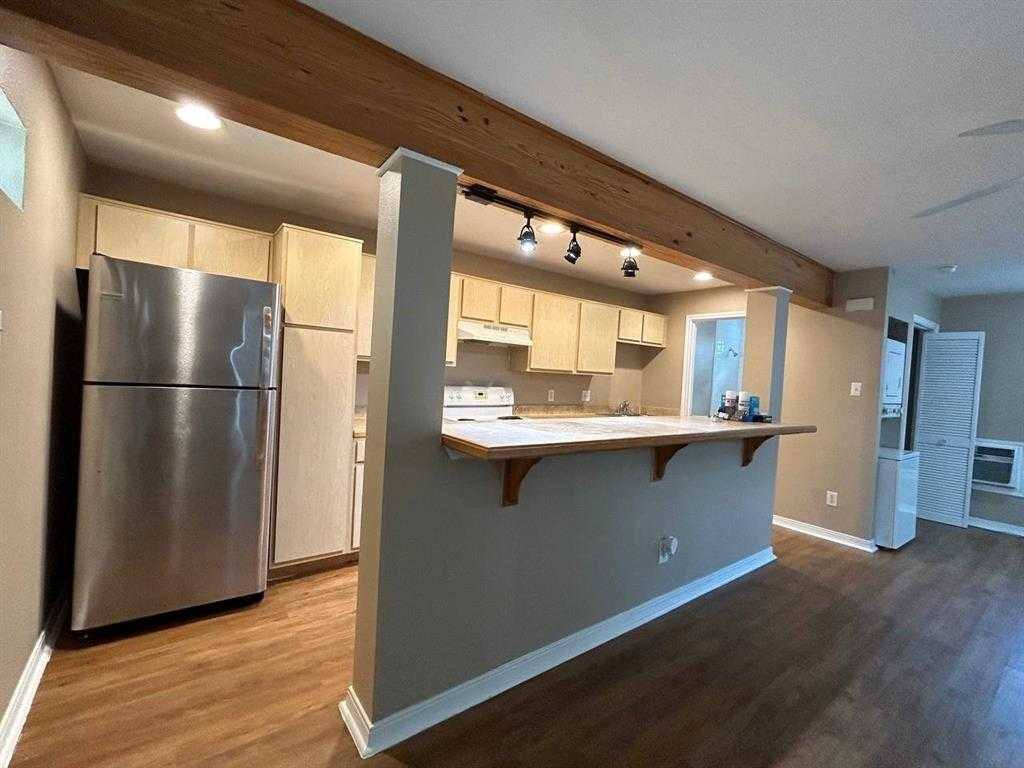 Apartment for rent at 831 W 25th St #7, Houston, TX 77008