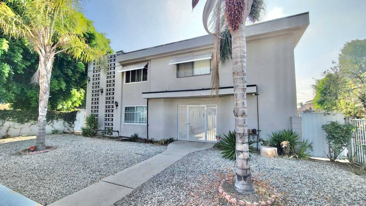 Apartment for rent at 6346 Tujunga Ave #2, North Hollywood, CA 91606