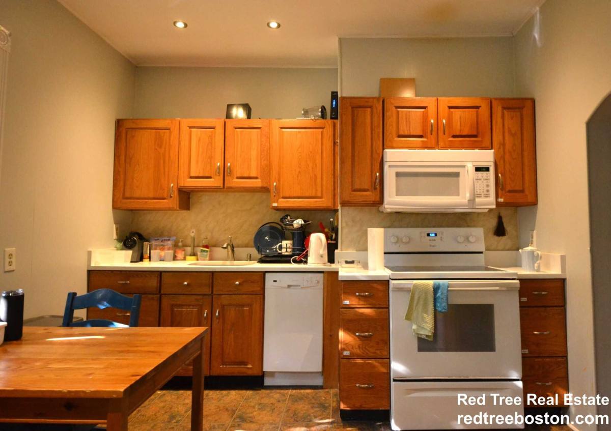 Apartment for rent at 15 Bennett St, Brighton, MA 02135