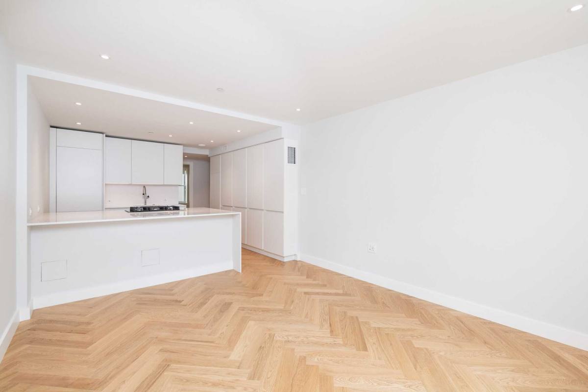 Apartment for rent at 16 Commonwealth Ave, Boston, MA 02116