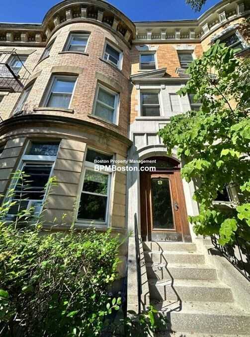 Apartment for rent at 13 Kilsyth Rd, Brookline, MA 02445