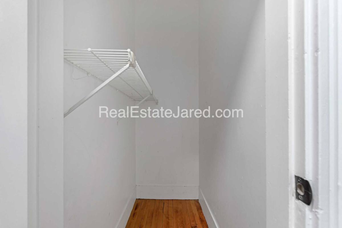 Apartment for rent at 33 Glenville Ave, Allston, MA 02134