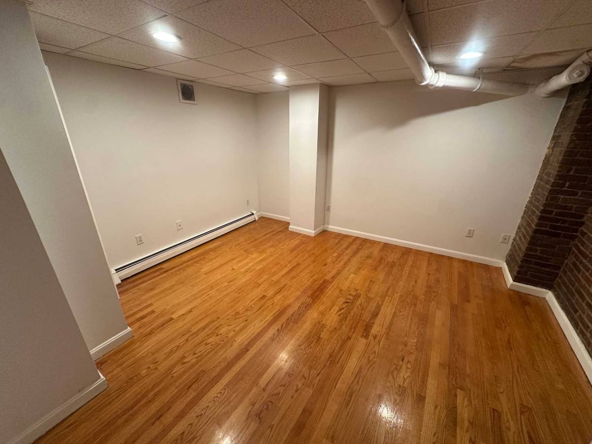 Apartment for rent at 31 Fleet St, Boston, MA 02113