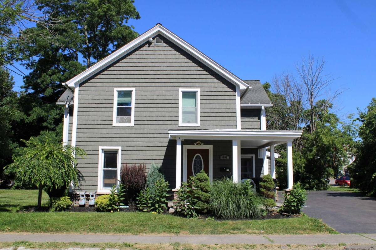 Apartment for rent at 44 Canadaway St, Fredonia, NY 14063