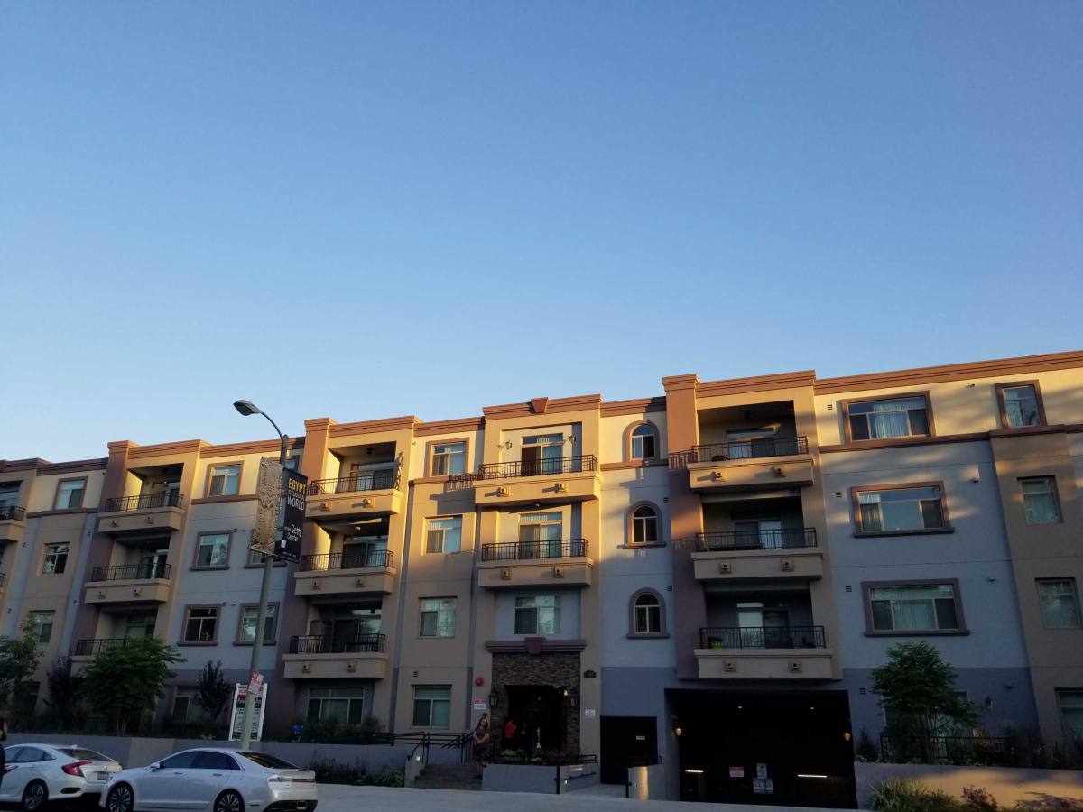 Apartment for rent at 11110 Riverside Dr #PH-2, North Hollywood, CA 91602