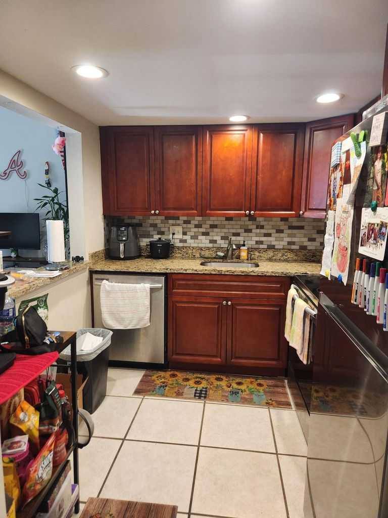 Apartment for rent at 253 S Cypress Rd, Pompano Beach, FL 33060