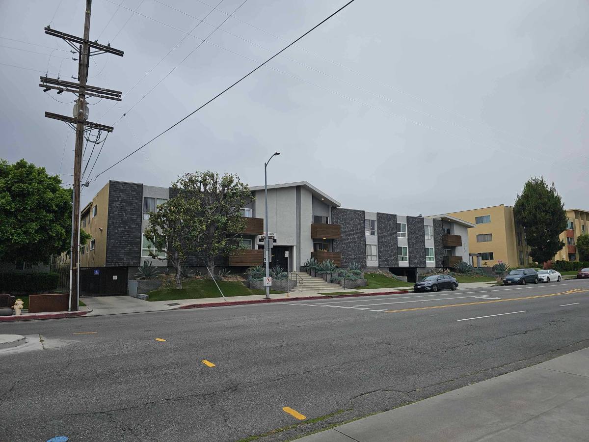 Apartment for rent at 6217 Coldwater Canyon Ave #46, North Hollywood, CA 91606