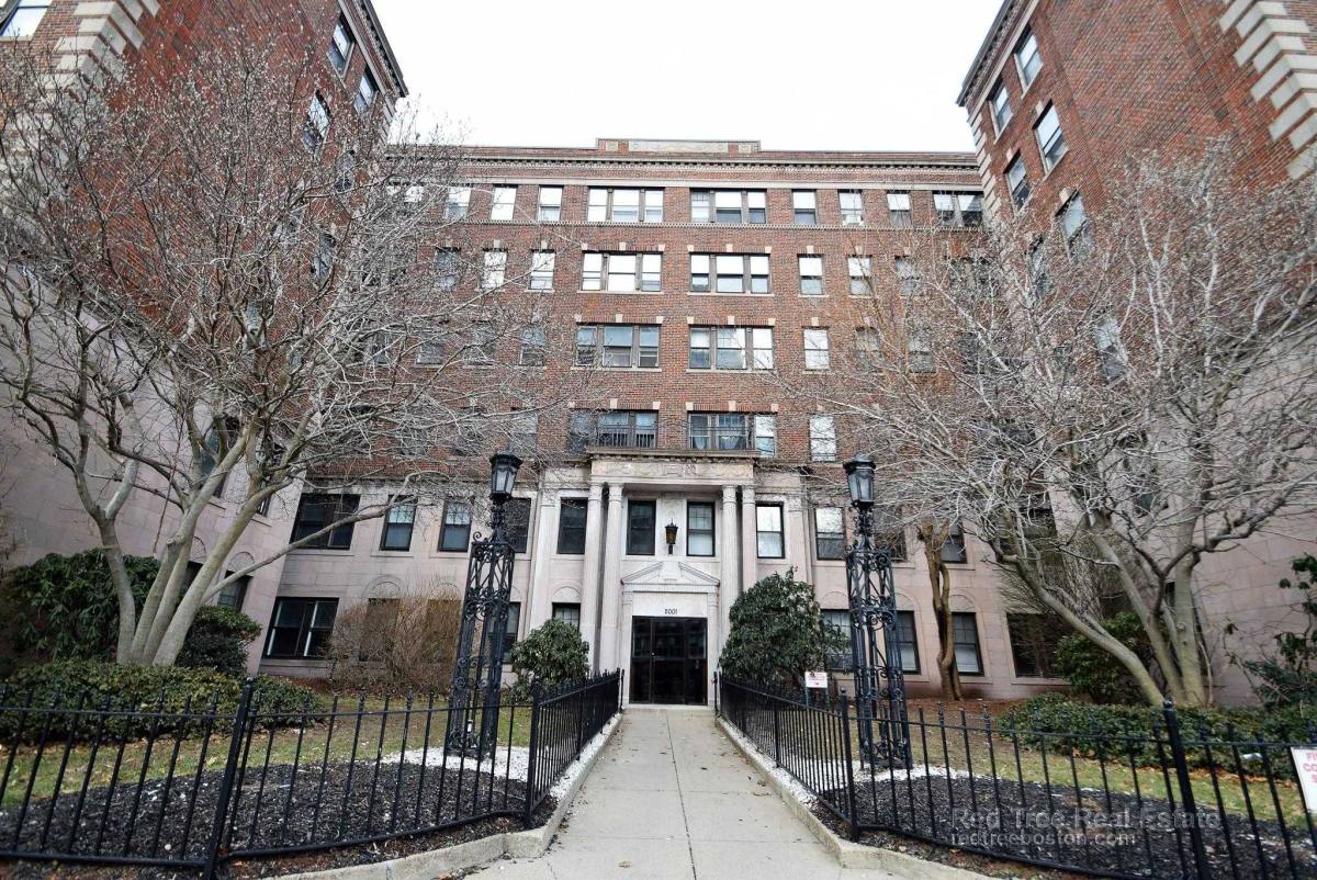 Apartment for rent at 2005 Commonwealth Ave, Brighton, MA 02135