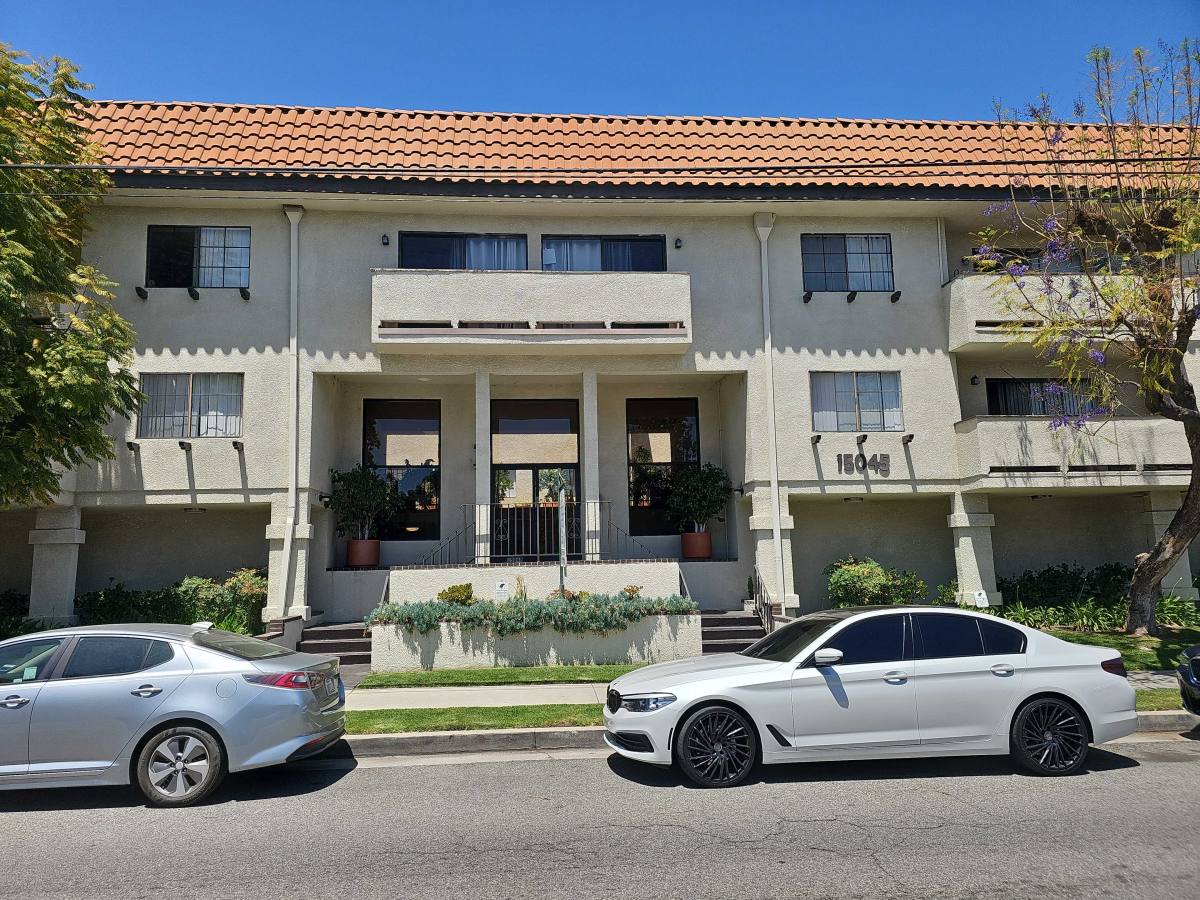 Apartment for rent at 15045 Magnolia Blvd #104, Sherman Oaks, CA 91403