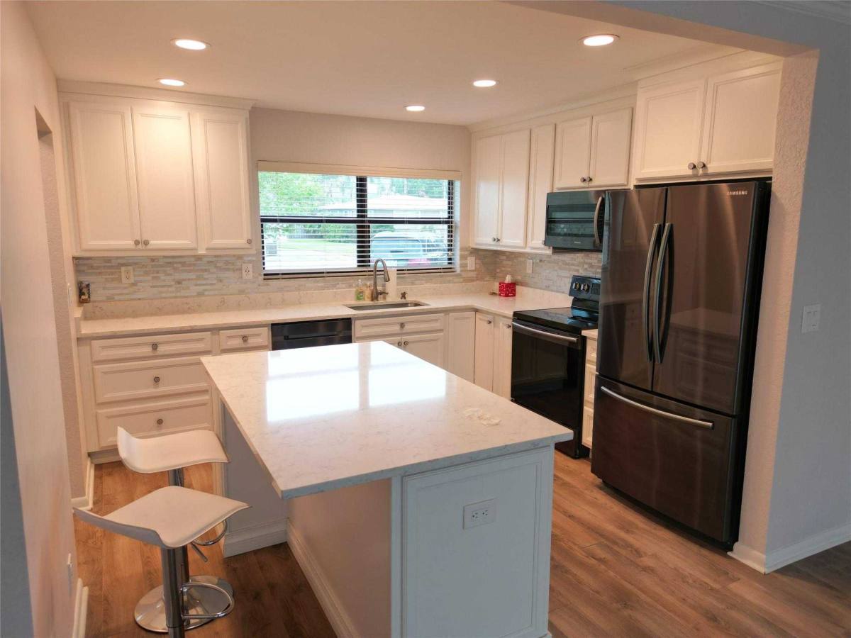 Apartment for rent at 988 SW 9th Ave, Boca Raton, FL 33486