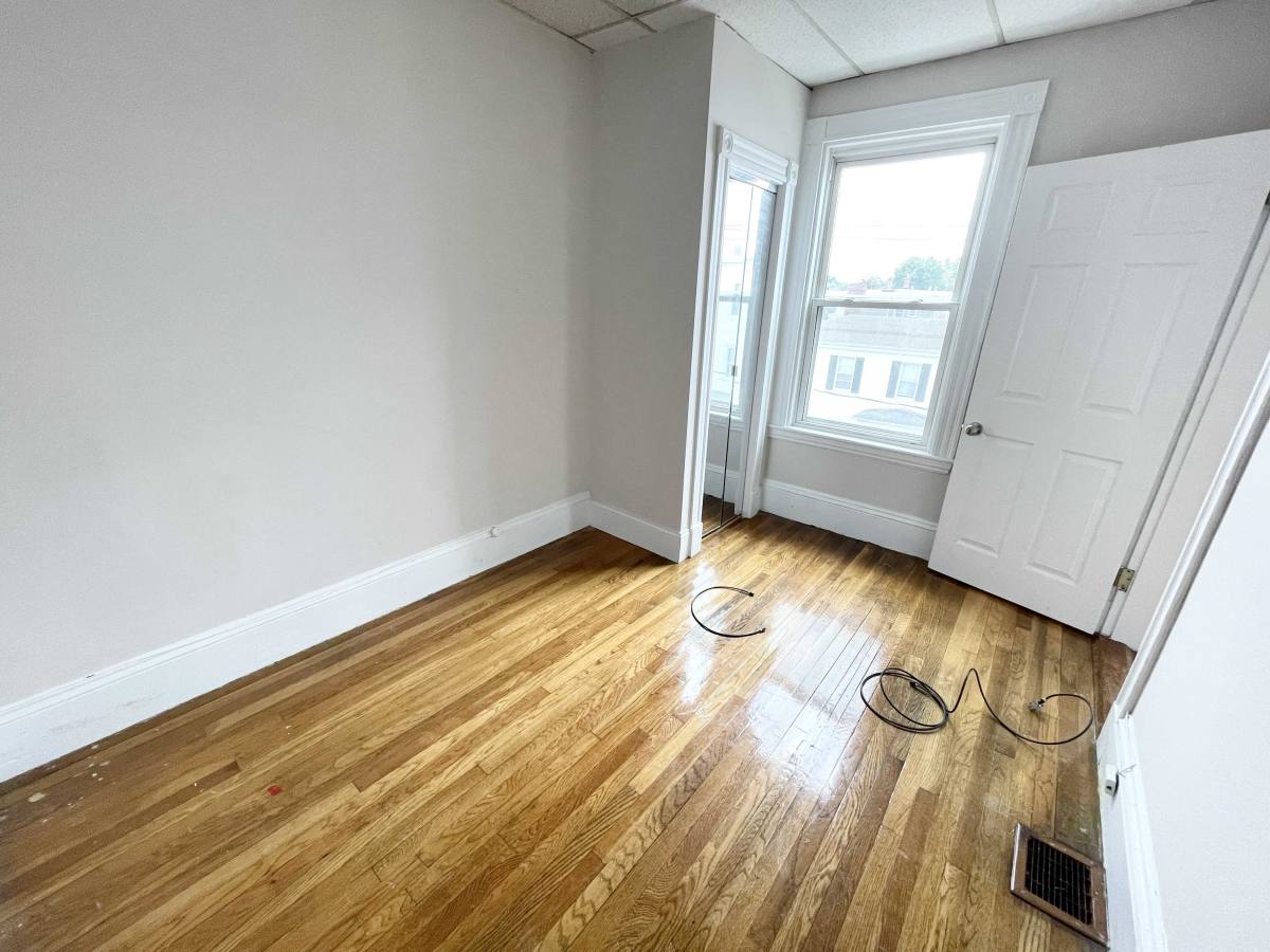 Apartment for rent at 31 Harbor View St, Dorchester, MA 02125