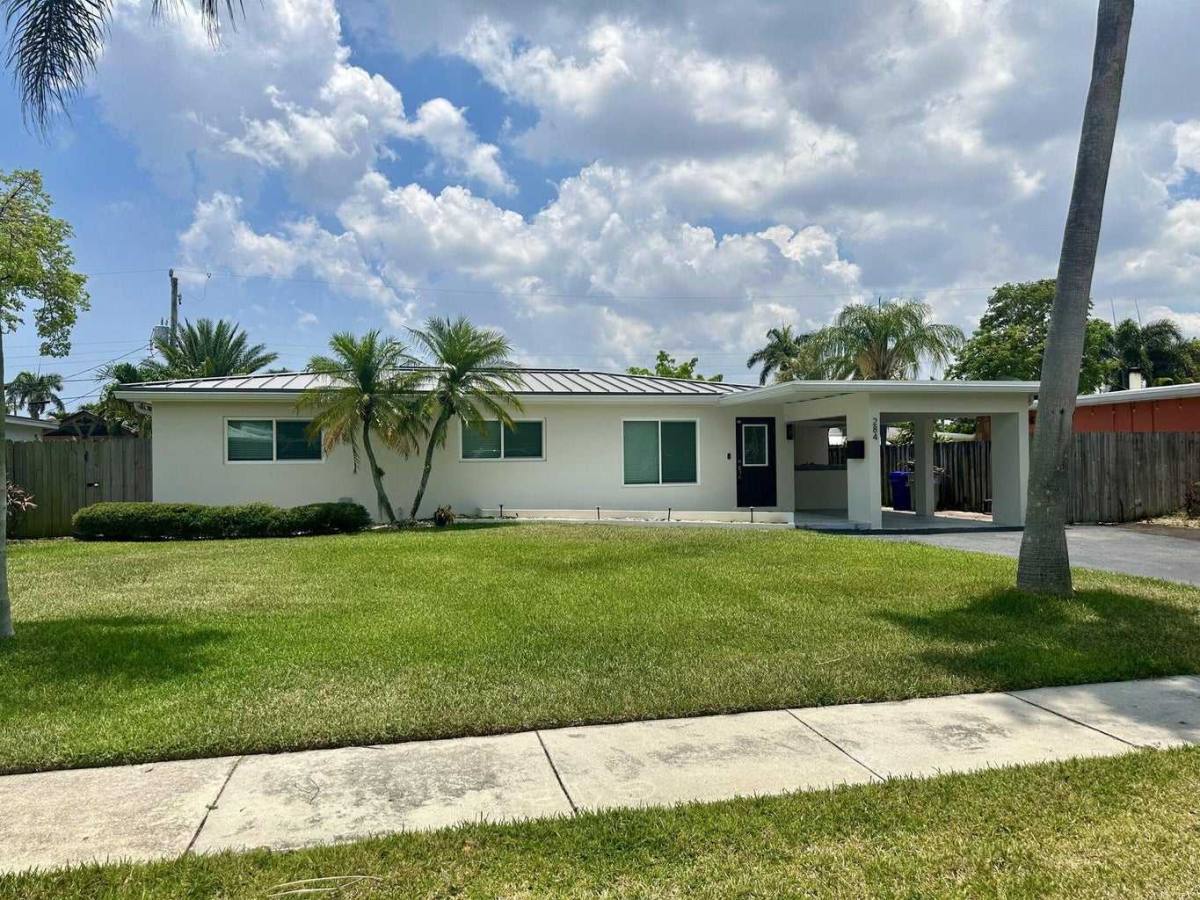 Apartment for rent at 284 SW 11th St, Pompano Beach, FL 33060