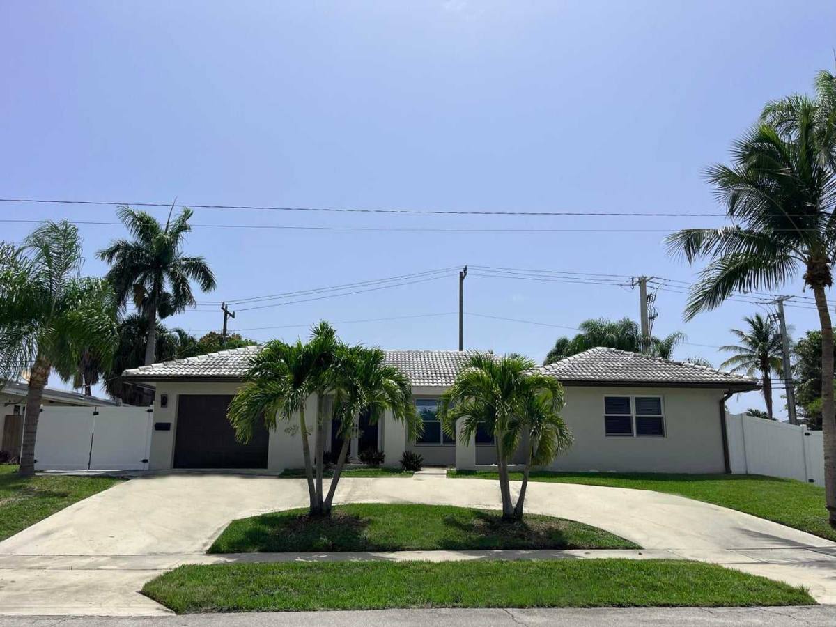 Apartment for rent at 898 SW 12th Terrace, Boca Raton, FL 33486