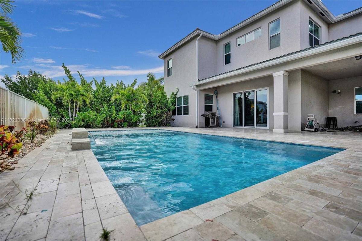 Apartment for rent at 8959 Cypress Grove Lane, West Palm Beach, FL 33411