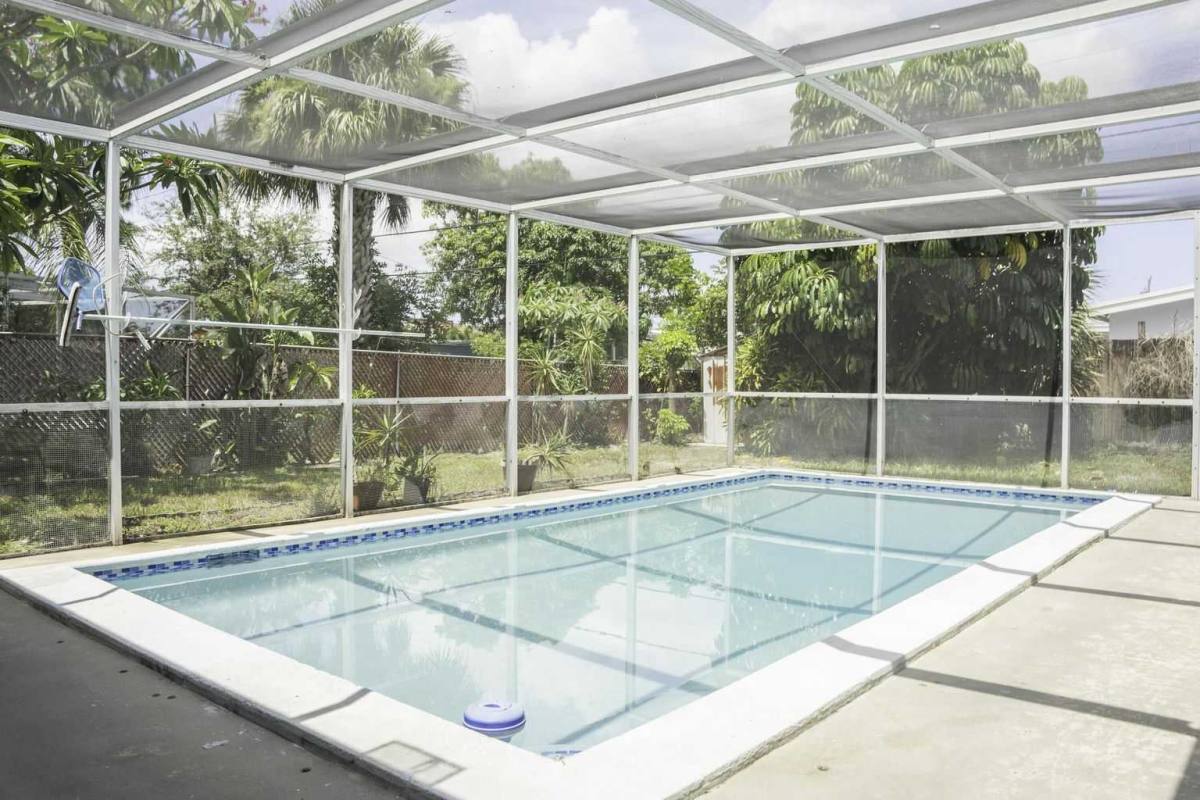 Apartment for rent at 1876 E Chatham Rd, West Palm Beach, FL 33415