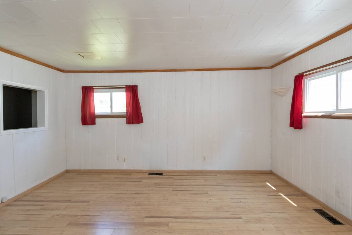 House for rent at 114 N Calvert St, Muncie, IN 47303