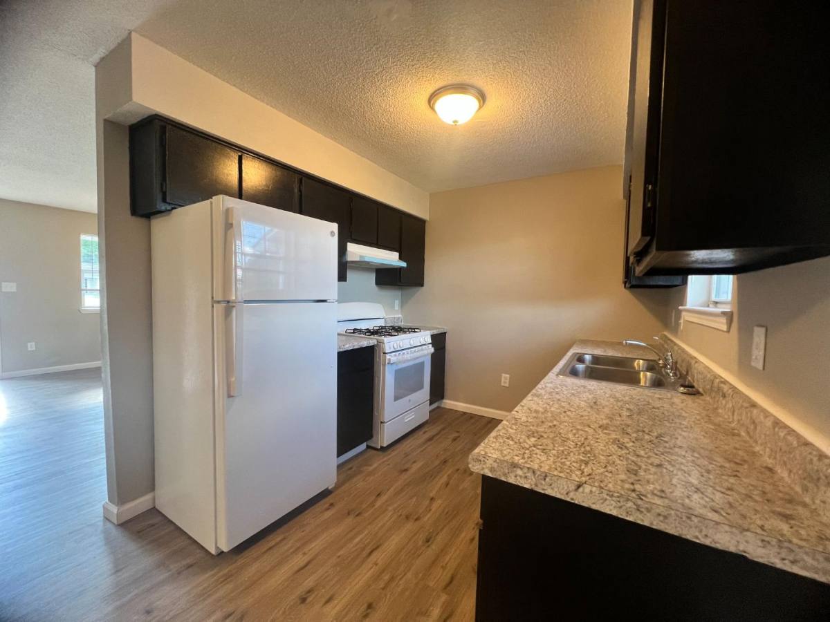 Apartment for rent at 409 E Woodward St, Vienna, GA 31092