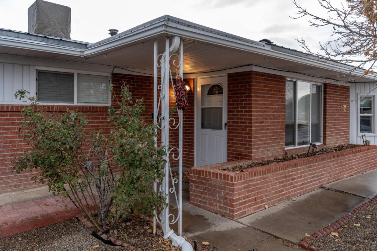 House for rent at 117 E 35th St, Farmington, NM 87401