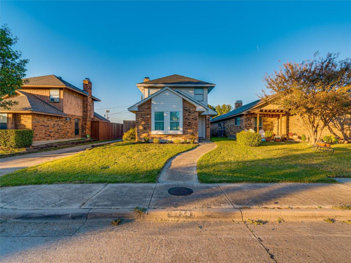 House for rent at 2523 Sunscape Lane, Dallas, TX 75287