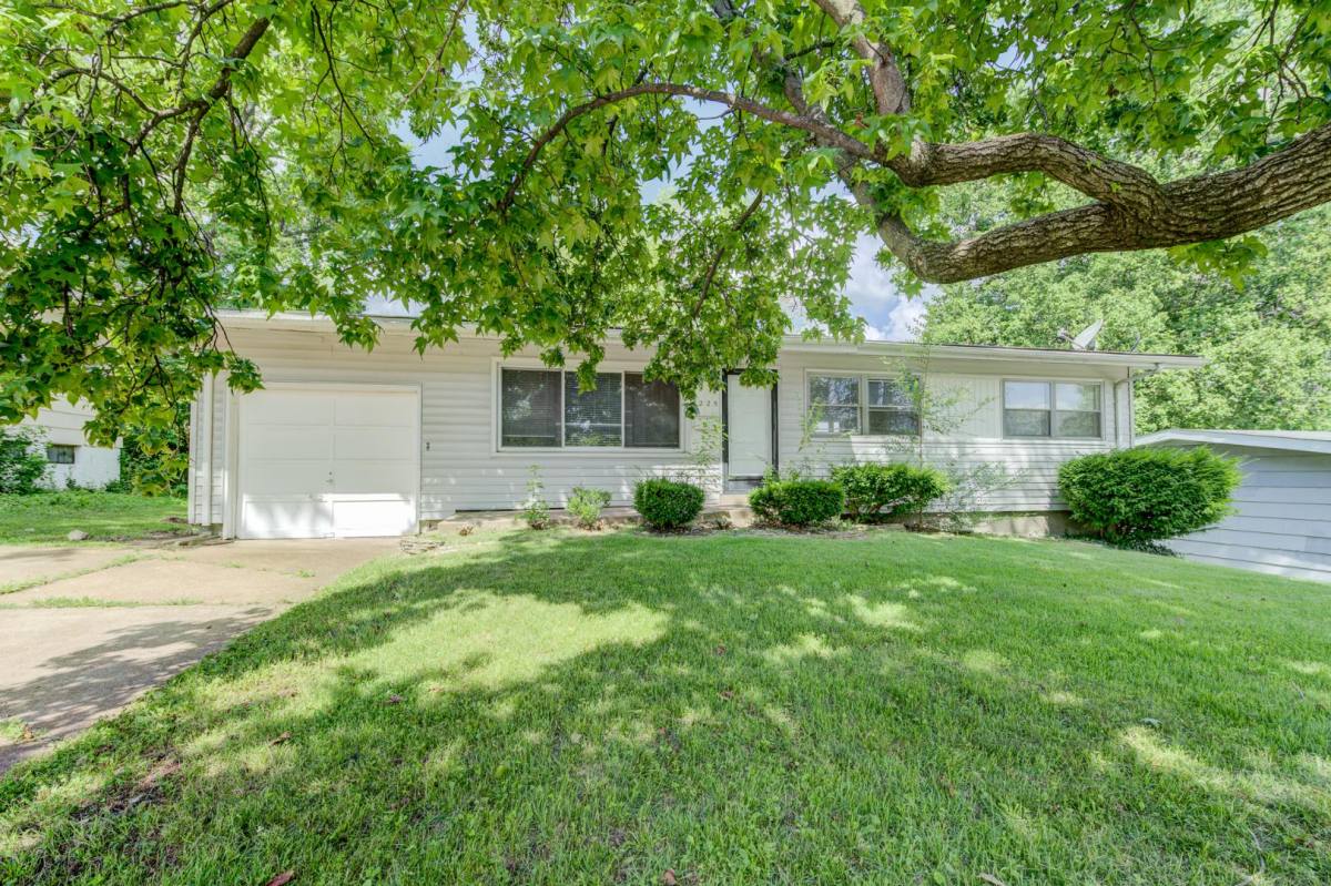 House for rent at 9225 Clarion Dr, Saint Louis, MO 63136