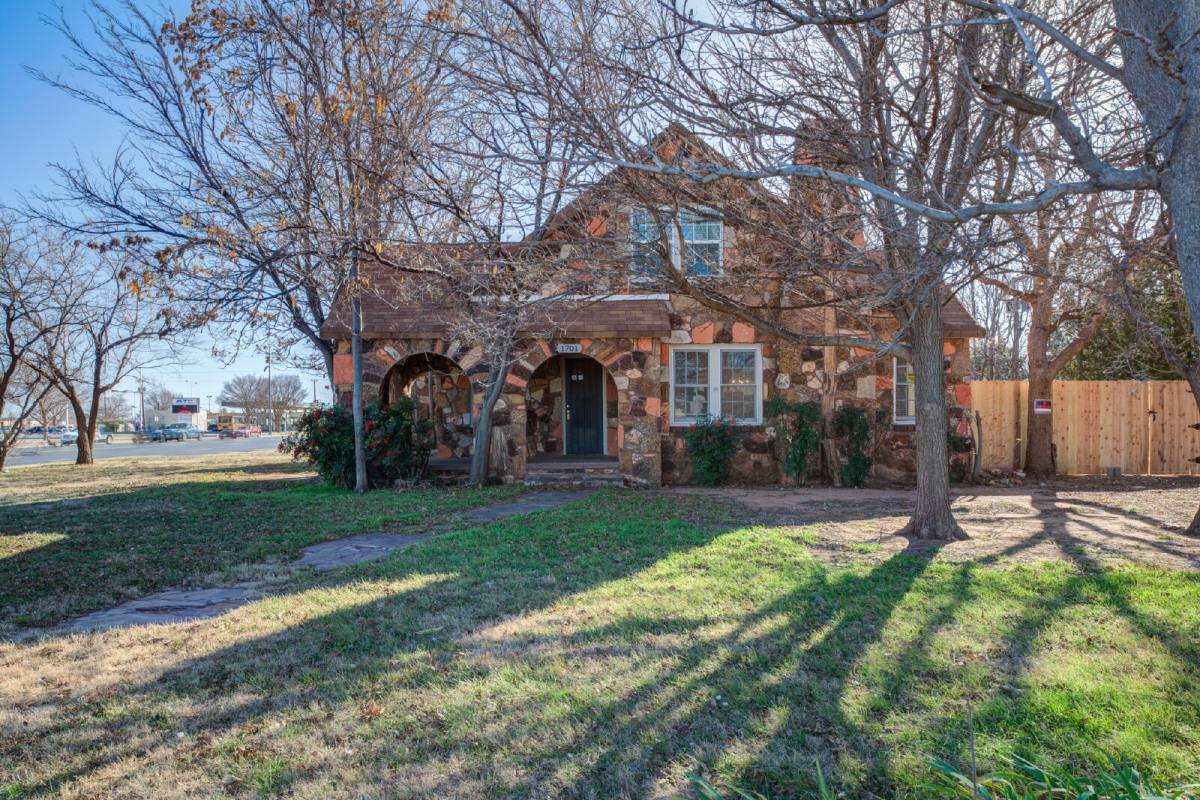 Apartment for rent at 1701 32nd St, Lubbock, TX 79411