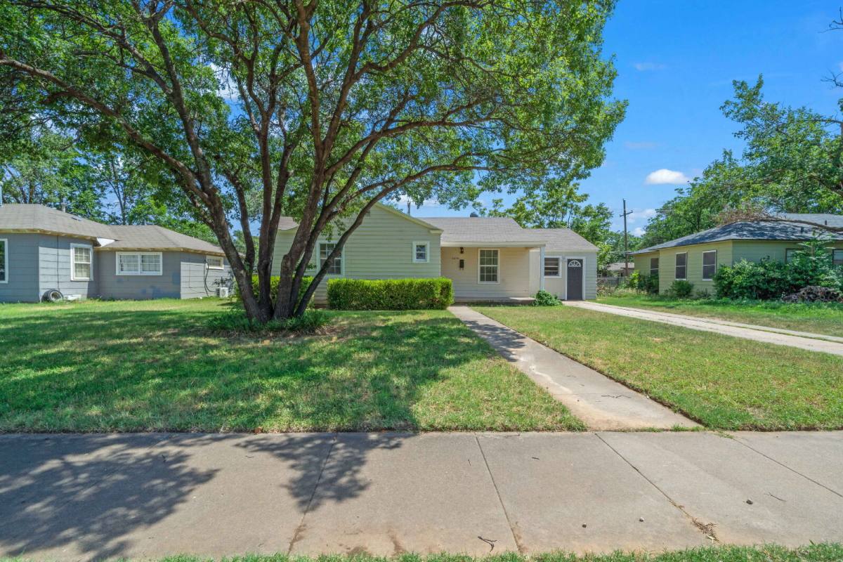 House for rent at 2309 35th St, Lubbock, TX 79412