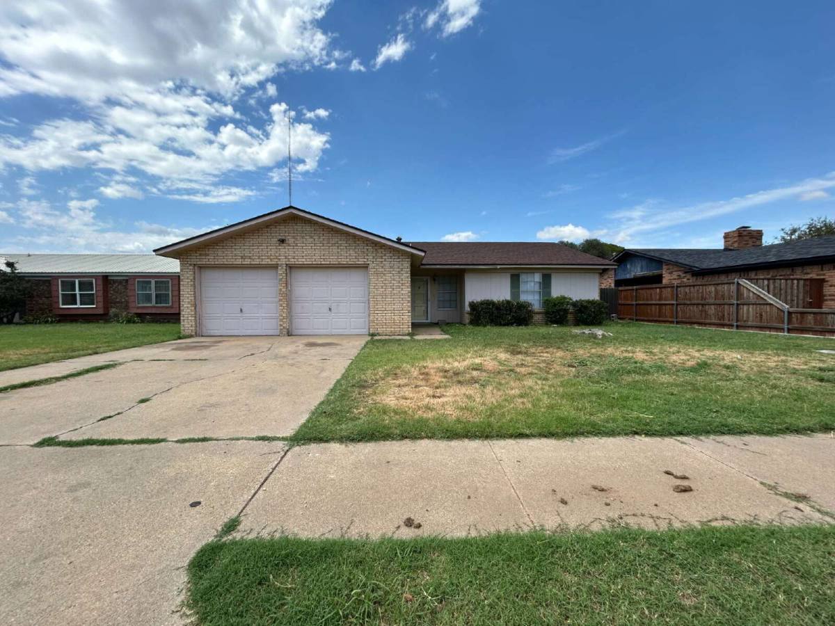 House for rent at 2316 80th St, Lubbock, TX 79423