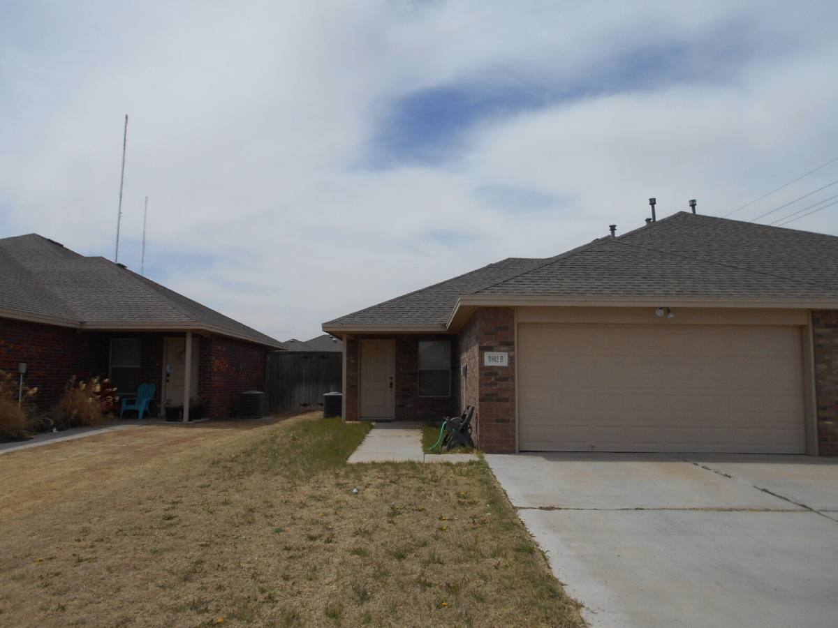 Townhouse for rent at 9802 Ave W #B, Lubbock, TX 79423