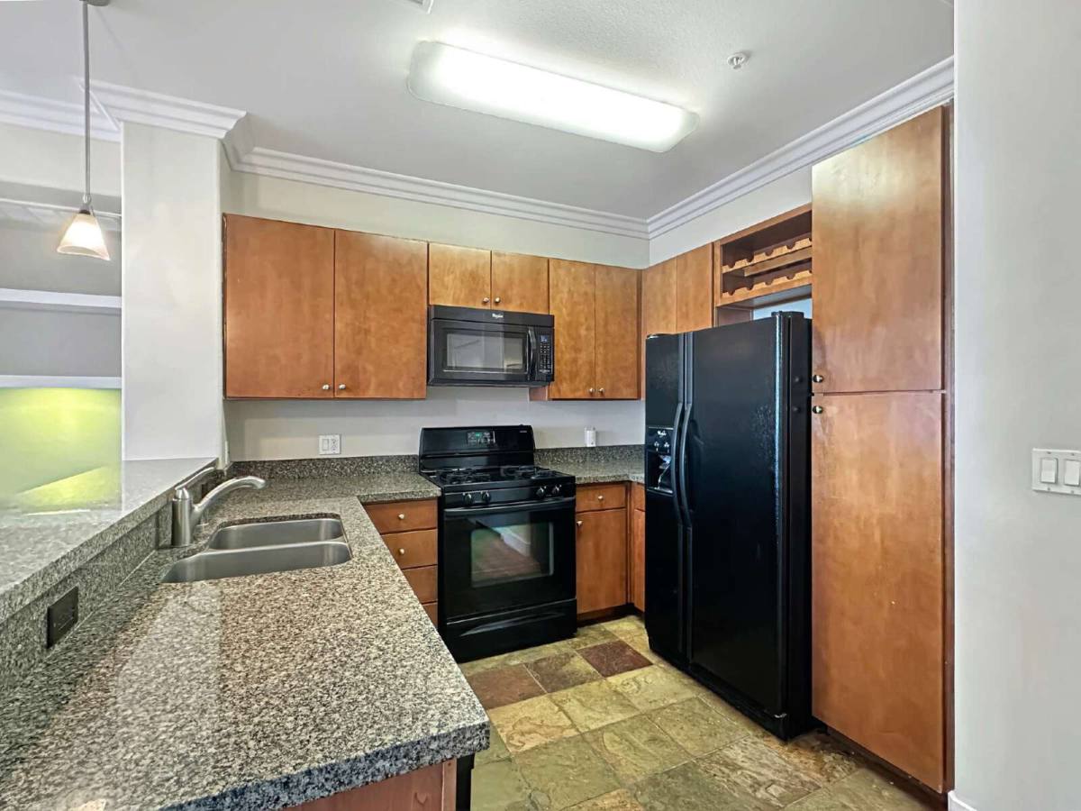 Apartment for rent at 24585 Town Center Dr #4404, Valencia, CA 91355