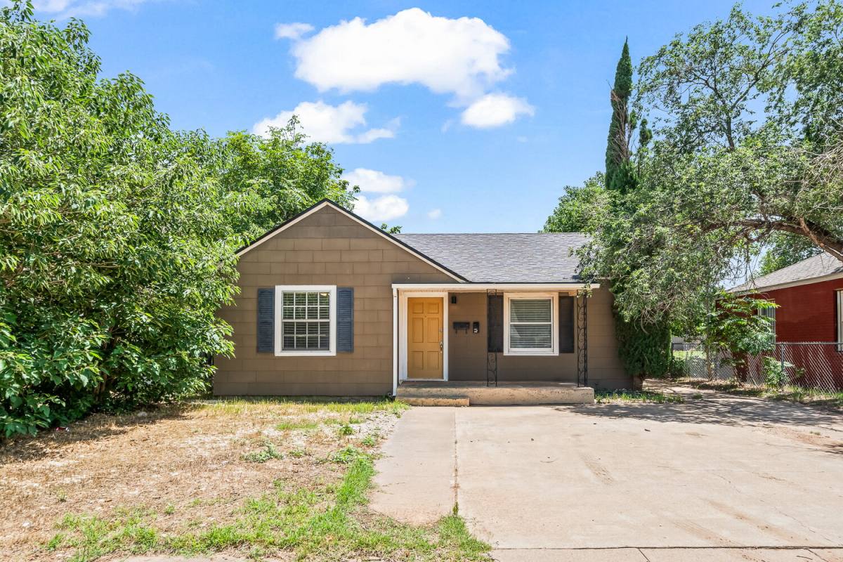 Apartment for rent at 2213 27th St, Lubbock, TX 79411