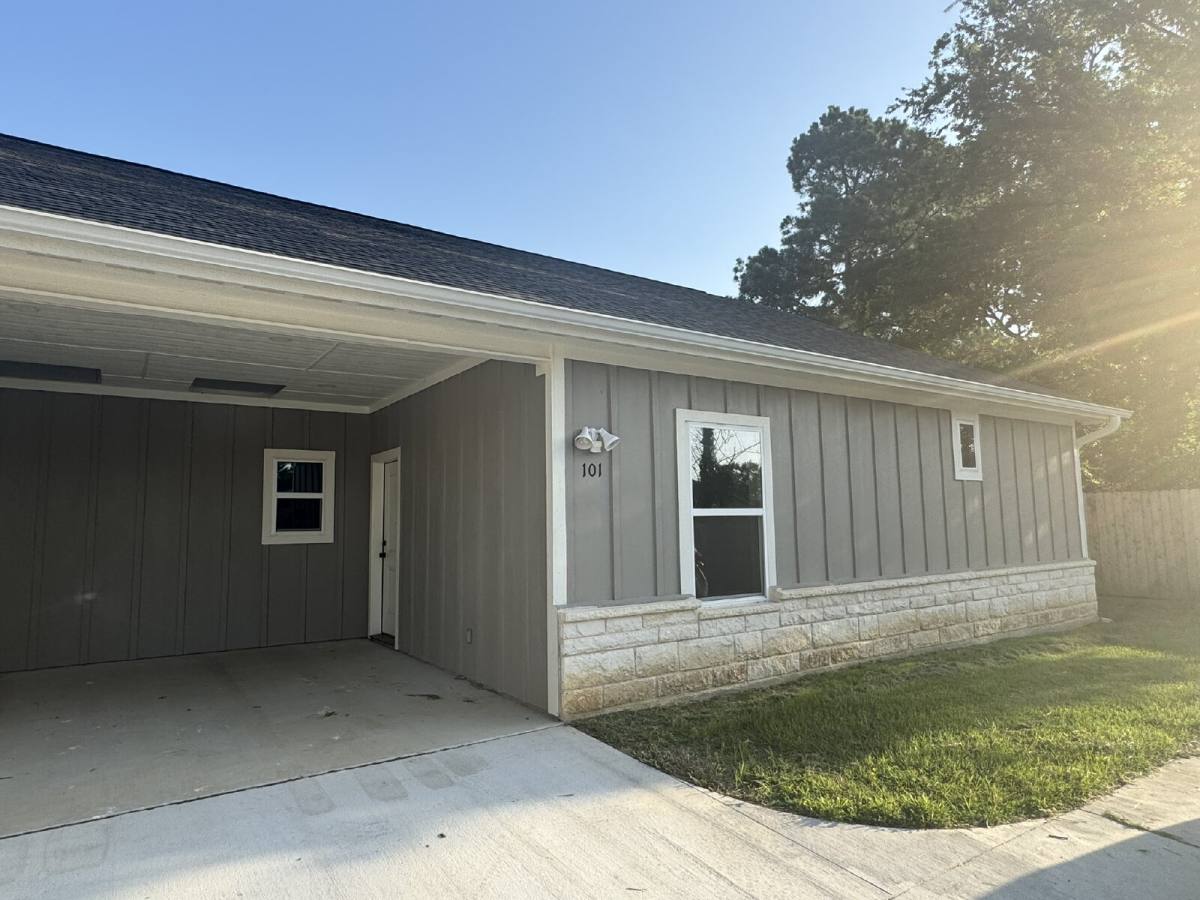 Townhouse for rent at 1431 W Ash St #101, Stephenville, TX 76401