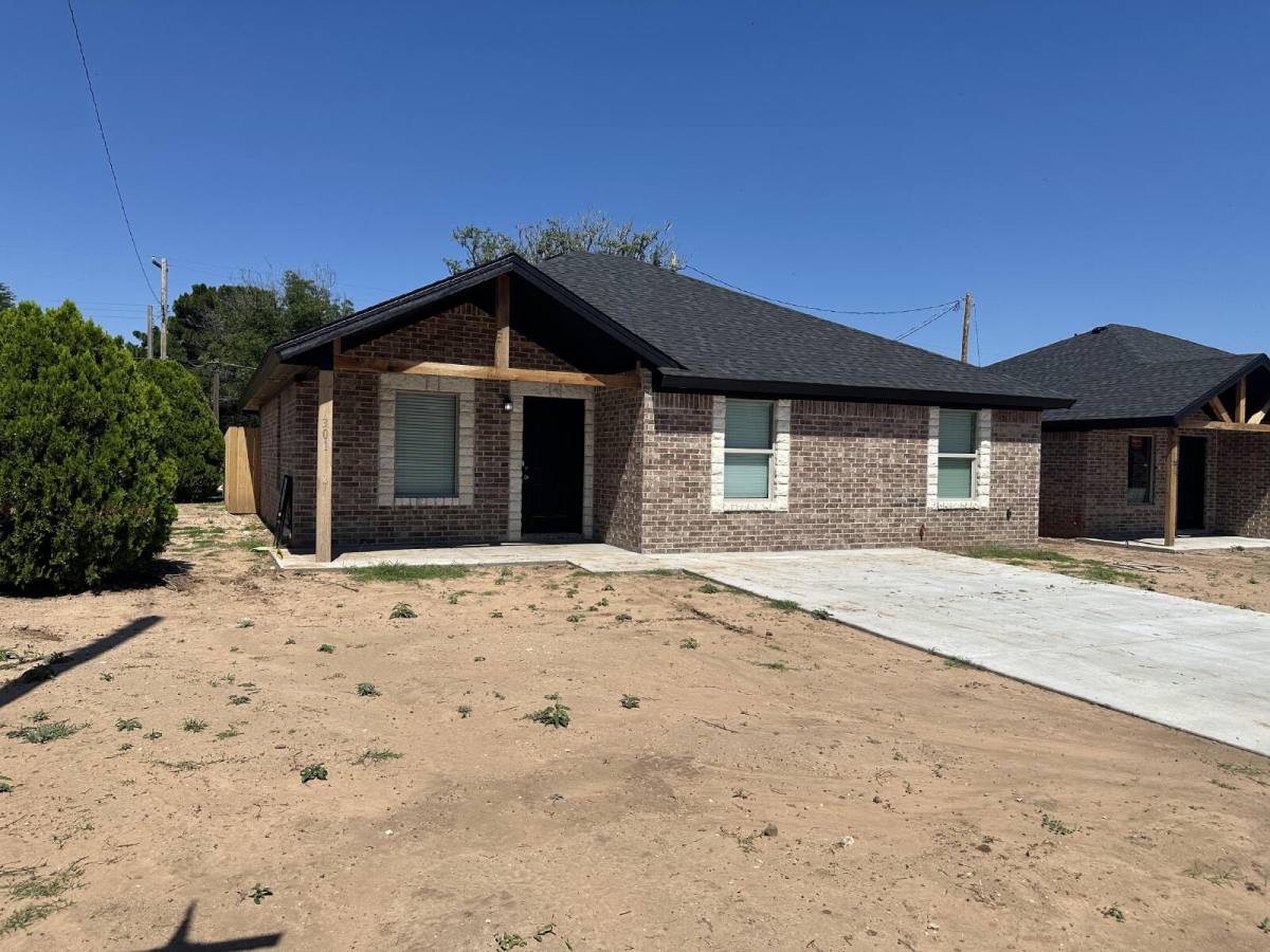 House for rent at 301 Ave L, Abernathy, TX 79311