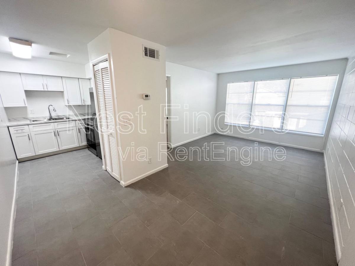 Apartment for rent at 1318 Sydney Place #8, Jacksonville, FL 32205