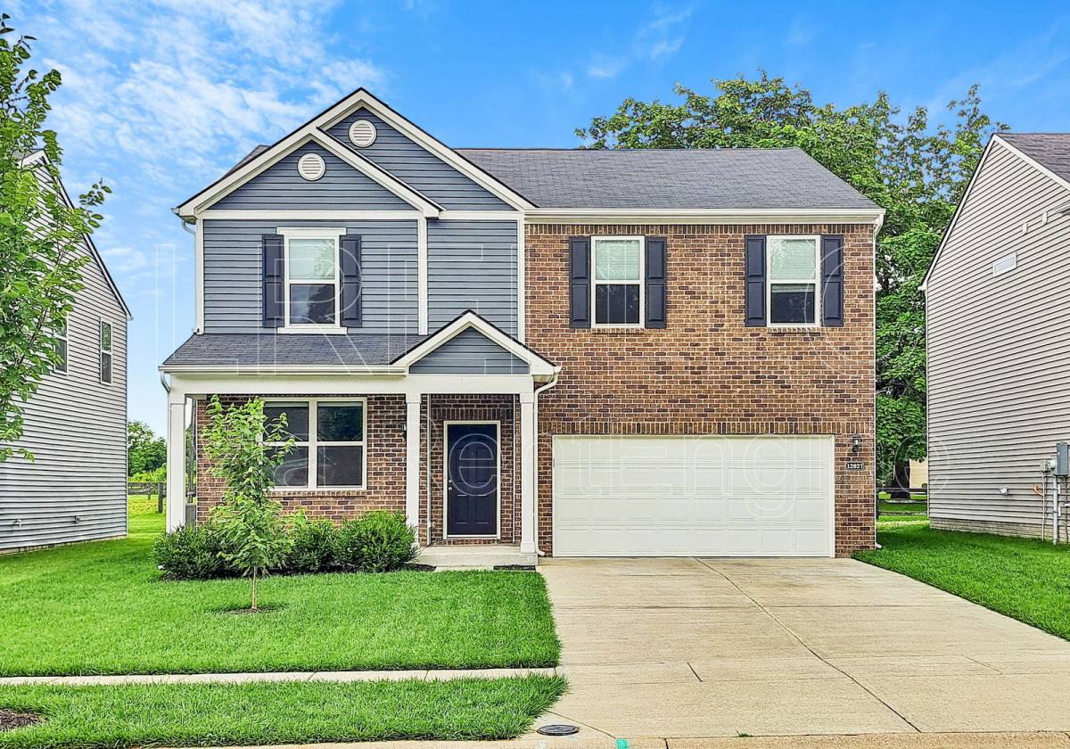 House for rent at 12027 Wooden Trace Dr, Louisville, KY 40229