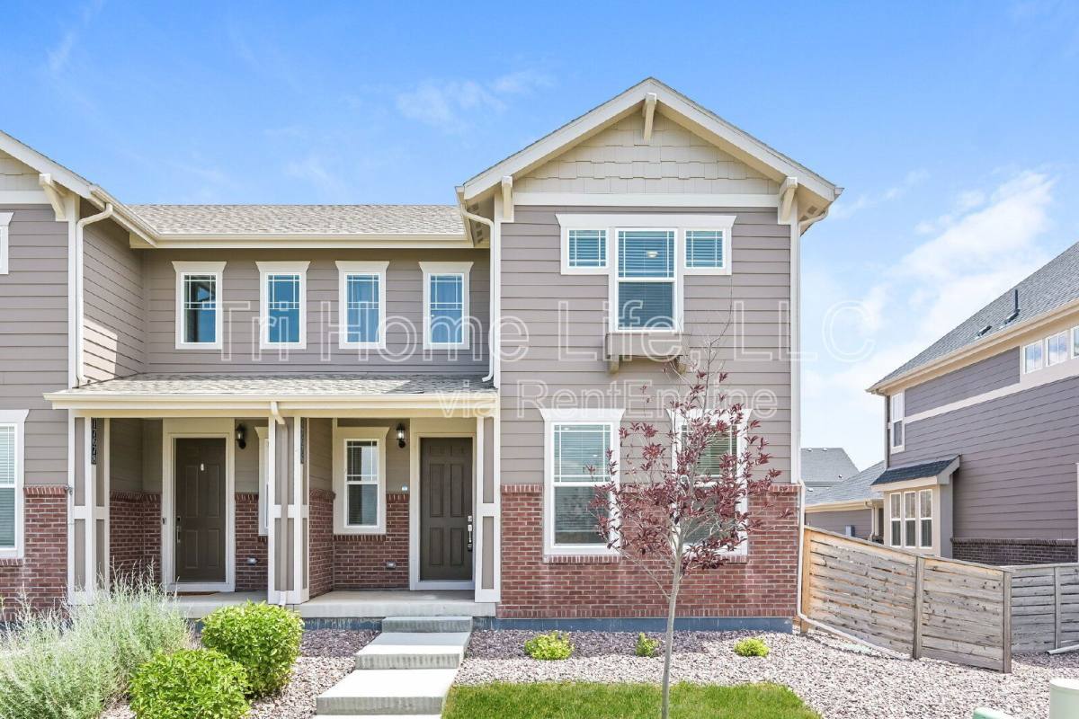 Townhouse for rent at 17676 Olive St, Broomfield, CO 80023