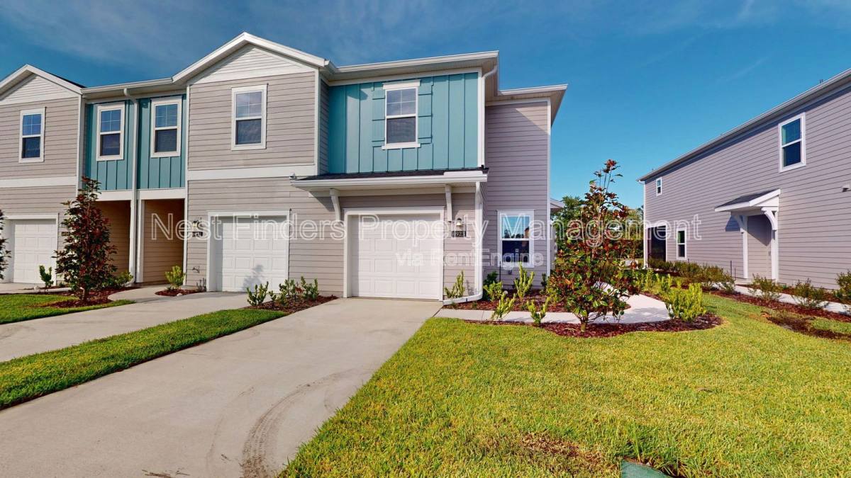 Townhouse for rent at 6923 Gable Grove Ave, Jacksonville, FL 32217