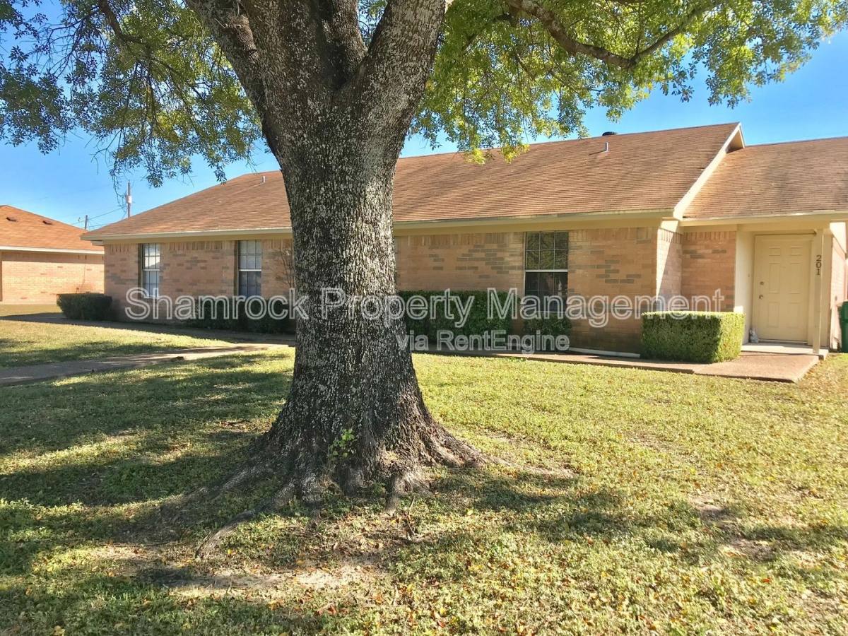 Townhouse for rent at 201 Sam Dr, Waco, TX 76706