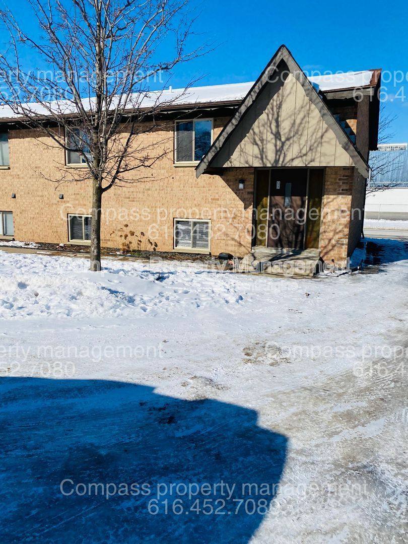 Apartment for rent at 1720 Porter St SW #13, Wyoming, MI 49519