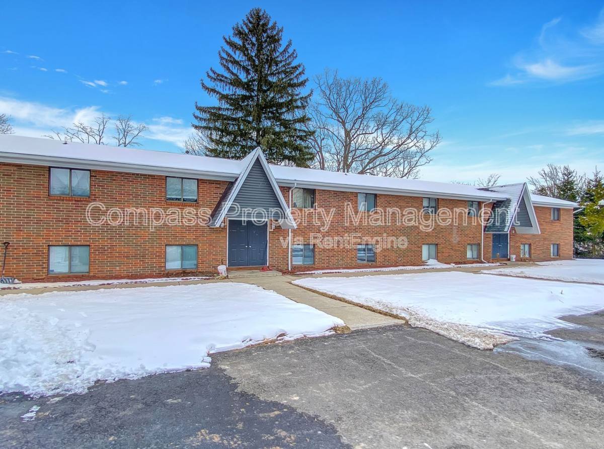 Apartment for rent at 136 N Lake St #1, Grant, MI 49327