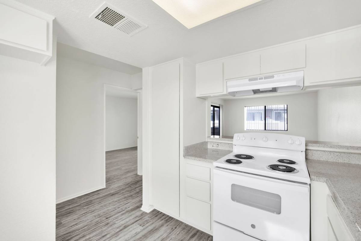 Apartment for rent at 904 Fairway Dr, Colton, CA 92324