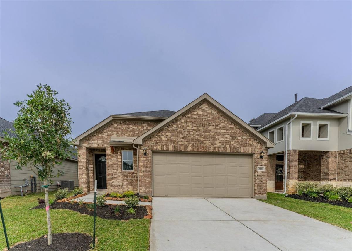 House for rent at 15414 Bollardpoint Lane, Houston, TX 77053