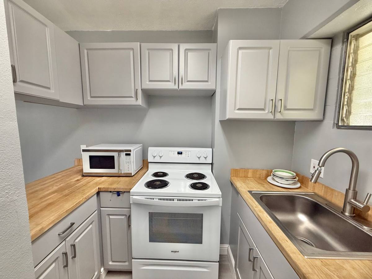 Apartment for rent at 1063 L Main St, Wailuku, HI 96793