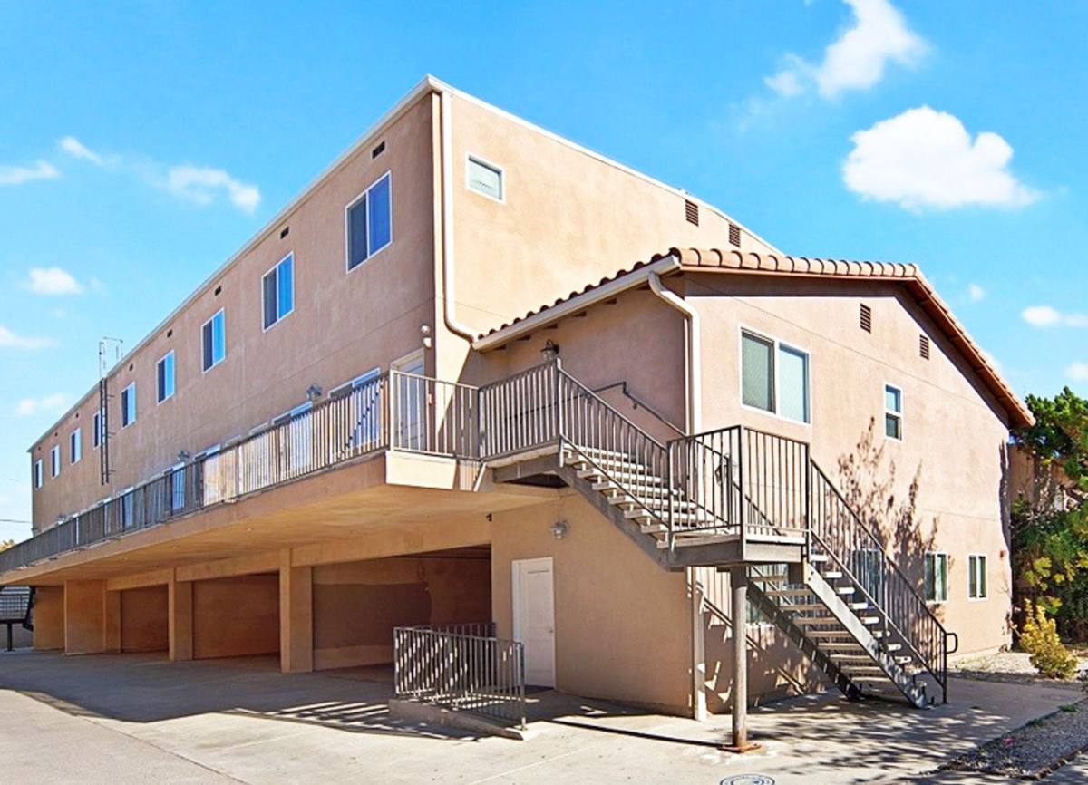 Apartment for rent at 14161-14163 Delano St, Van Nuys, CA 91401