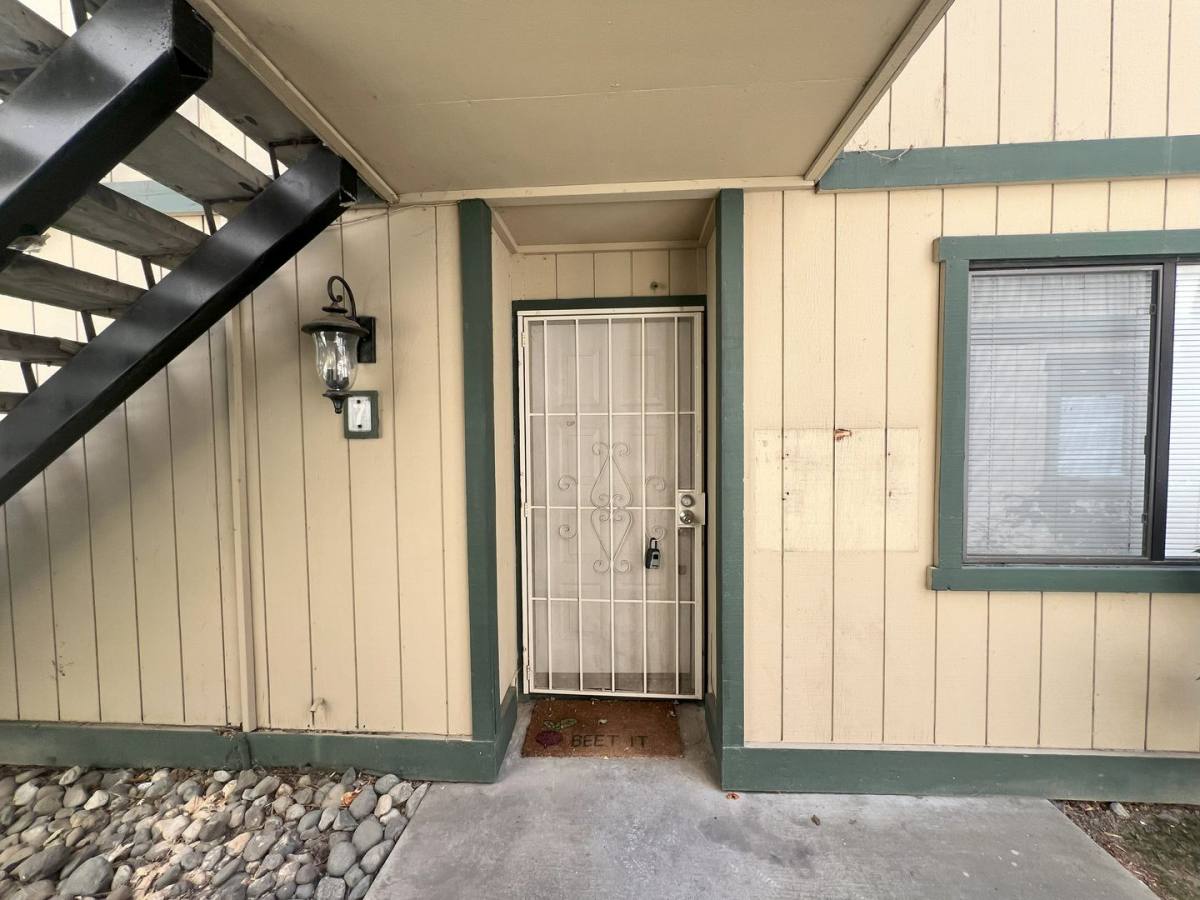 Apartment for rent at 100 Del Verde Circle, Sacramento, CA 95833