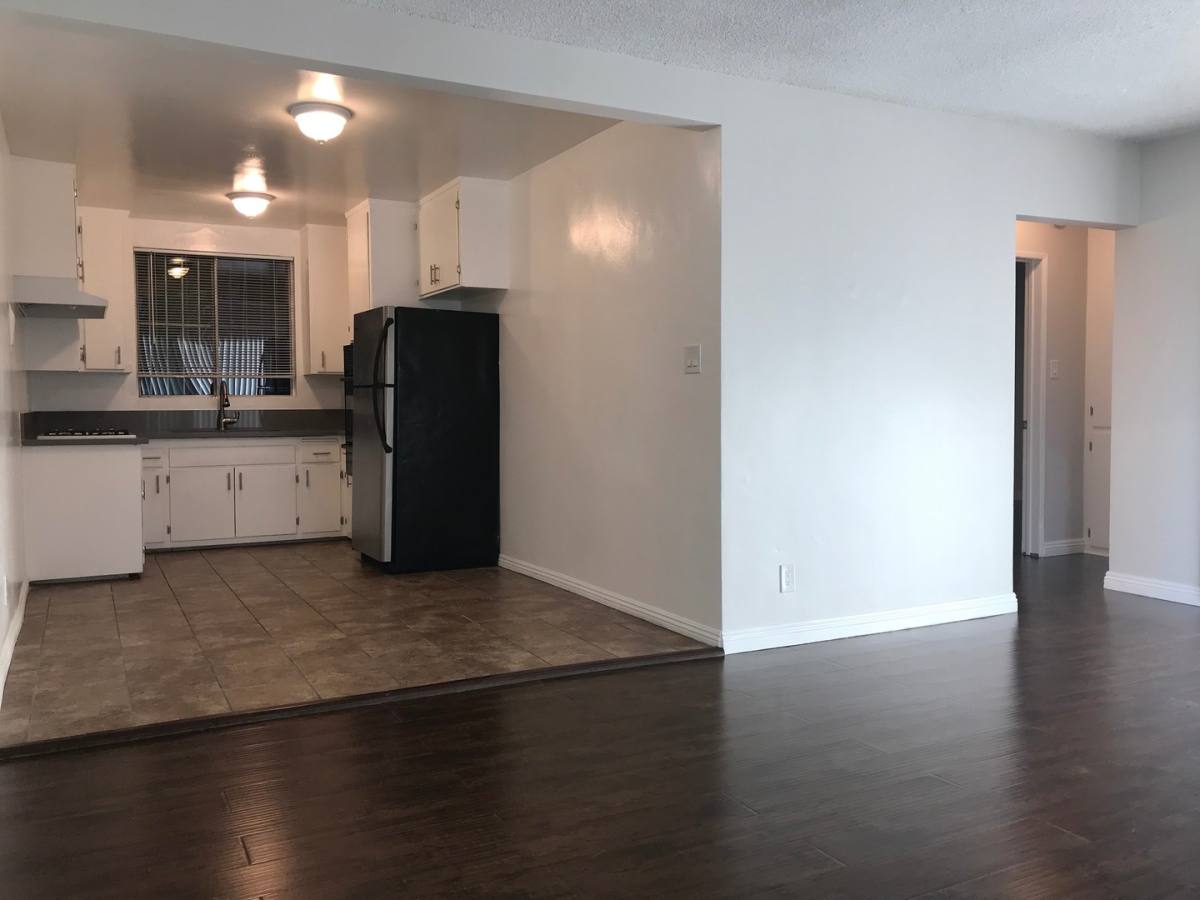 Apartment for rent at 905 Edgewood St, Inglewood, CA 90302