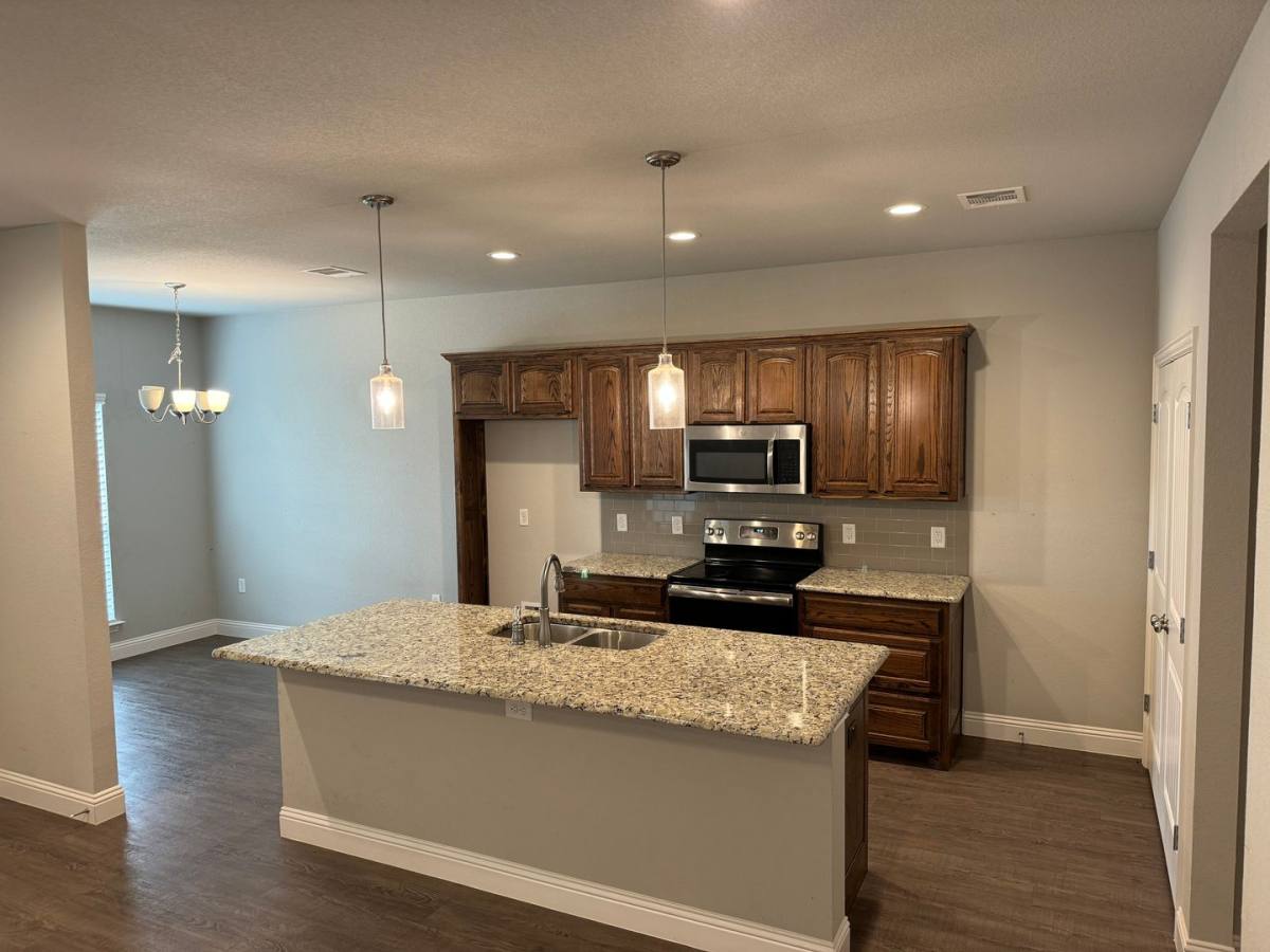 Townhouse for rent at 1097 Grindstone Rd, Weatherford, TX 76087