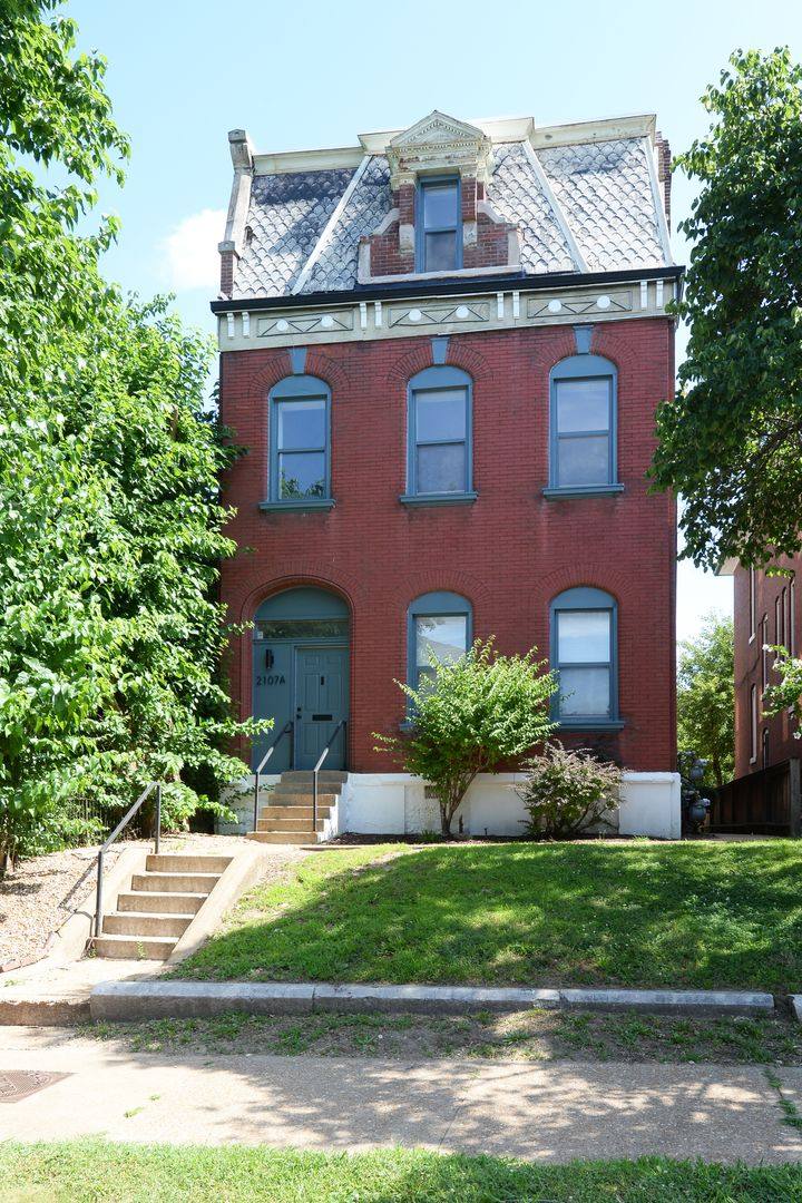 Apartment for rent at 2107 Sidney St, Saint Louis, MO 63104